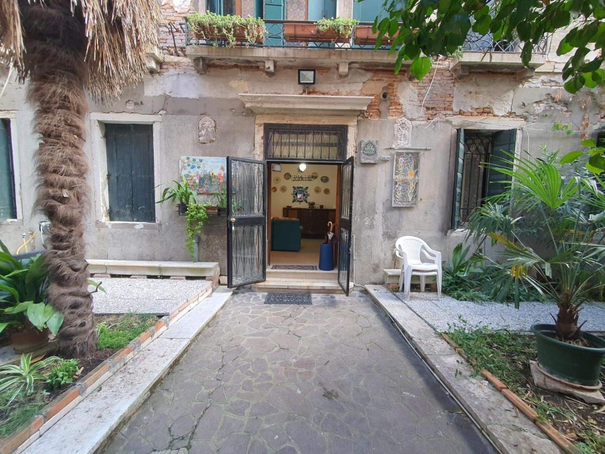 Residenza Oleandro Rosa Apartment Venesia Bagian luar foto